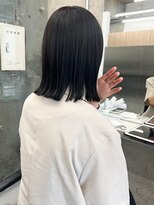 ノエ(noe) 地毛風グレージュ×切りっぱなしボブ