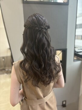 ジルバイジゼル(JILL by GiseL) ハーフアップアレンジ