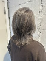 リュネッツ あざみ野店(lunettes)&nbsp;【白髪ぼかし】ハイライトシルバー×レイヤースタイル