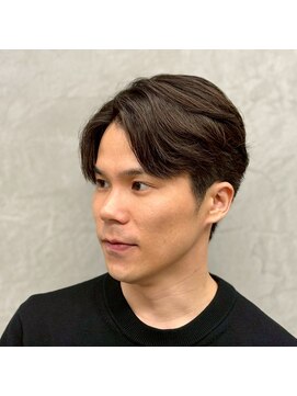 サームマン 人形町(SARM MAN) 毛流れで魅せる、上品で柔らかいセンターパート/ダークブラウン