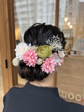 チーモ ハッピー ヘア メイク(CheeMo happy hair make) 女性らしいミディアムアレンジスタイル