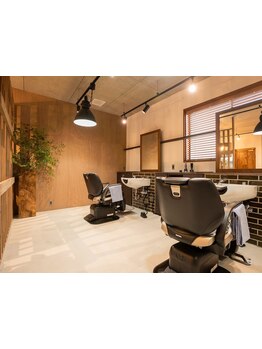 柔らかいスタイル~硬派なバーバースタイルまで一人ひとりの個性を最大限に引き出す【ANTI SELF CUT CLUB】