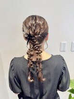 美髪 ヘアサロン(美髪 Hair salon)&nbsp;２つ編み下ろし