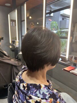 ニマルニーニー バイ ヤスオカ(2022 BY YASUOKA) 70代　ショートスタイル