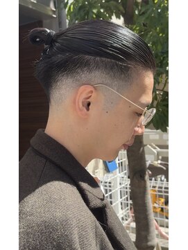 カリーナ(carina) マンバンフェードカット