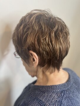 アトリエファゴ ハナミズキ店 【Yuine】ハイライトでおしゃれなショートに♪