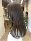 オリーブベージュ