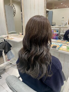 ルシール バイ アリア(Lucir by aria) グレージュ