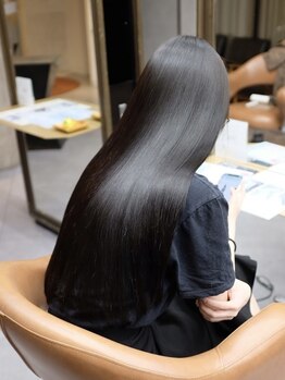 ソワンドゥ ブレス カルム 西中島店(soin de brace calme)の写真/髪質改善で叶える、柔らかストレート。触れたくなる艶髪へ