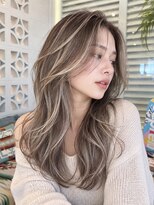 クレメンテ バイ ロスタ(Clemente by Rosta)&nbsp;白髪ぼかし×レイヤーカット×ハイライト