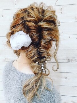 ヘアメイク エンカレッジ(HAIR MAKE encourage) ふんわりツインテール