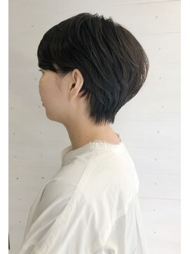 リリス(Ryllis) 立体感のある柔らかいハンサムショート