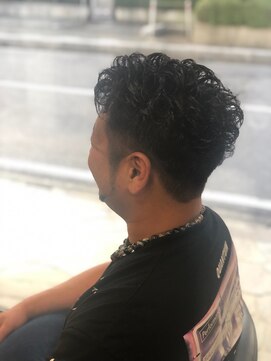 ヘアークリアー 春日部 メンズ/毛先を遊ばすパーマショートスタイル/年齢を問わず人気