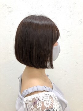 美容室 ミヤモト えりあしスッキリ前下がりボブ