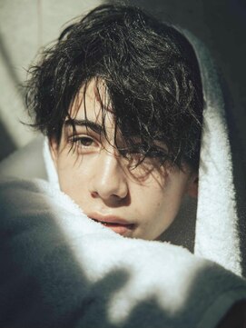 ディッセンバー 神宮前(December) ウエット　ゆるツイスパ　センターパート