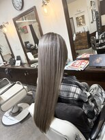 ムーブ(Moob)&nbsp;スモーキーシルバー透明感抜群◎髪質改善カラー【別府】