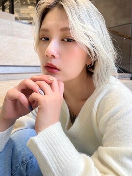 エル(EL by green) 《tomi》ホワイトブロンド×切りっぱなしボブ