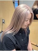 ミルクティーカラーベージュヘアダブルカラーミディアム
