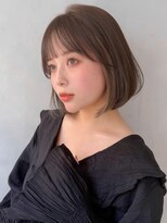 リヤン 表参道(lyann)&nbsp;前髪ワンカールセミディ斜めバング美髪アプリコットオレンジ