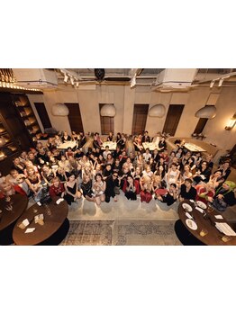 <カミカリスマ2025受賞>ケアブリーチ×ダブルカラーのハイトーンカラーで圧倒的人気*銀座駅/レイヤーカット