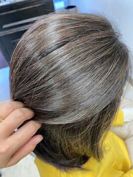 クレッシェレ(Crescere) ヘナから白髪ぼかし