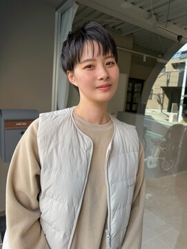 ナチュラル美人のハンサムショート