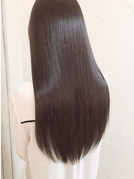 ロアゾブルー(L'oiseau Bleu)の写真/トリートメントで満足できなかった方へ。新技術の内側から整える髪質改善で、触れた瞬間に違いを感じる髪へ