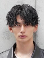 バイフィフス 原宿/表参道(by fifth)&nbsp;緩め波巻きスパイラルパーマシャドウパーマメンズセンターパート