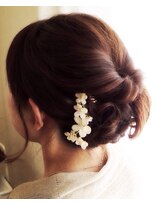 ハーブスヘア 前橋店(Herbs hair)&nbsp;三つ編みコサージュ風くるりんぱ