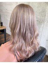 ガルボ ヘアー(garbo hair) ＃ベージュカラー＃ハイトーン＃ゆるふわウェーブ