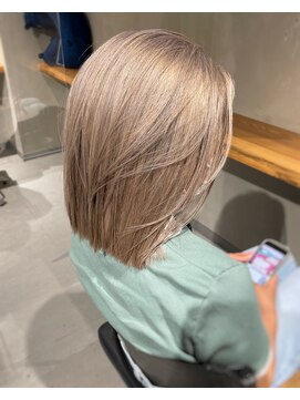 ニキータ(Nikiita) ホワイトグレージュ　B9141