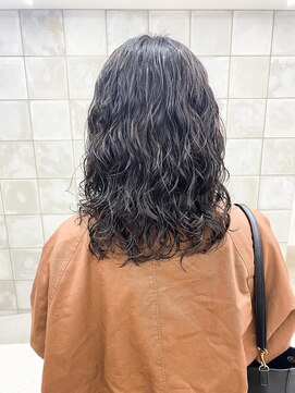 トゥコ(tuco) ミディアムパーマ　スパイラルパーマ　ミディアム
