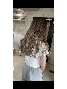 アポロ 横浜駅店(apollo) ハイライトバレイヤージュダブルカラーミルクティーベージュ