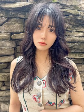 リリー(LiLy) ぱっつん前髪/レイヤーロング/ヘルシースタイル