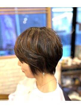 ヘアー グリーン(hair green) 綺麗フォルムエレガントショート40代50代