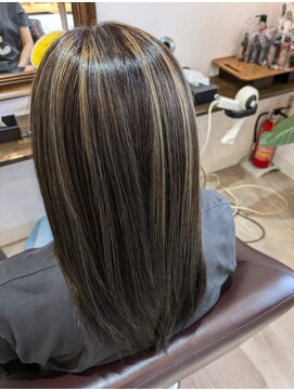 グリーン(Green) ハイライト白髪ぼかし/全体染め