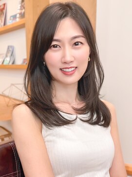 ルエ(rue) グレーベージュストレートレイヤーロング黒髪◎20代30代40代50代