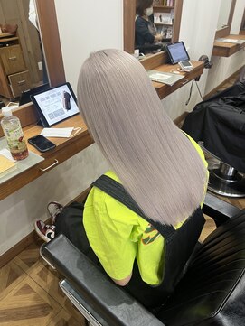 ココロヘアー マド(Cocolo hair MADO) シルクホワイト