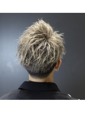 リップス 大宮(LIPPS) ブリーチ2回ベージュアップバング