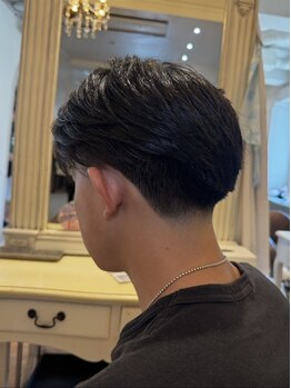Men's ARS 【メンズ アルス】 メンズパーマ/フェード/バーバーの写真/仕事帰りにも立ち寄れる好立地でビジネスマンにも人気。骨格や髪質に合わせたカウンセリングと丁寧な技術◎