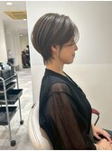 earthショートレイヤーボブミルクティー丸みショートボブ