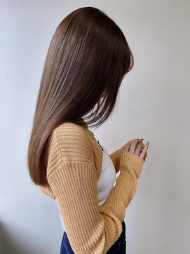 エクラート イーリス 高田馬場店(ECLART IriS) 透明感ミルクティーブラウン × 艶髪ストレート