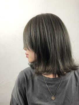 コン(KON) オリーブグレージュ