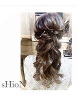 シオン(sHioN)&nbsp;ゆんわりハーフアップ