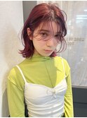 カシスカラーの透け前髪のゆるパーマデザイン
