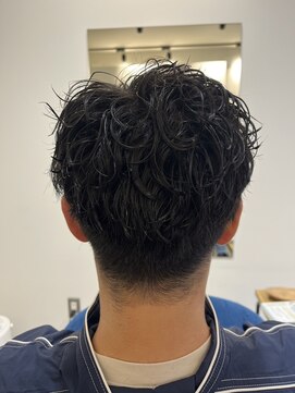 ハチマルハチ ナル 登戸店(808 nalu) ツイストスパイラル/刈り上げショート