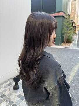 イオエ 岡本(ioe) 黒髪/グレーベージュ/レイヤーロング/暗髪/艶髪/髪質改善