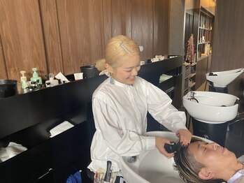 ラフィージュジャパン(RAFFIGE JAPAN)の写真/【大人女性に人気♪】一人ひとりの頭皮と髪の悩みに働きかけてエイジングケアを！潤い美髪に導いてくれる☆