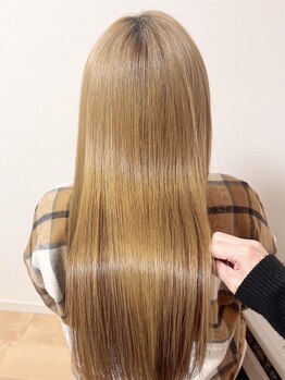 サイ(sai)の写真/アレンジしやすい柔らかさのあるストレート◇ナチュラルなストレートを《hair color sai》が叶えます*
