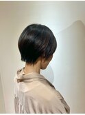 ナチュラルブラウンカラー　くびれショートカット